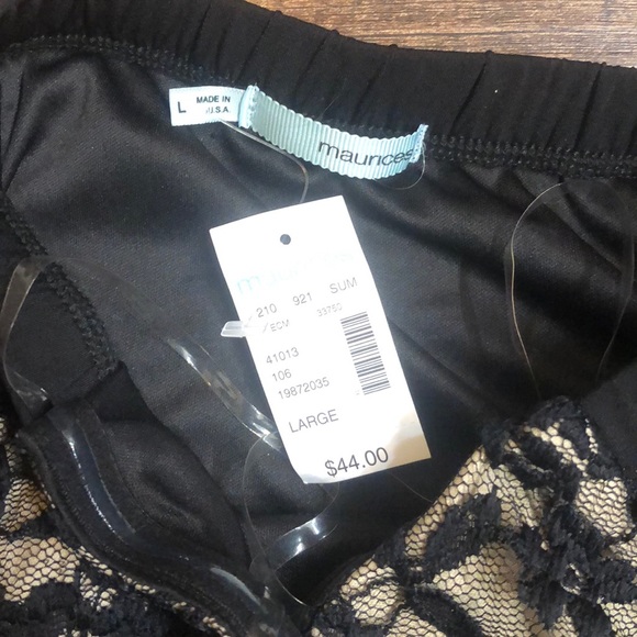 Maurice’s dress - Picture 3 of 3